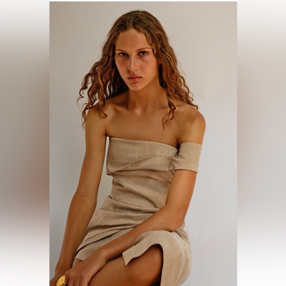 NWT Zara Structured Strapless Dress with One off the Shoulder Sleeve - Picture 4 of 12